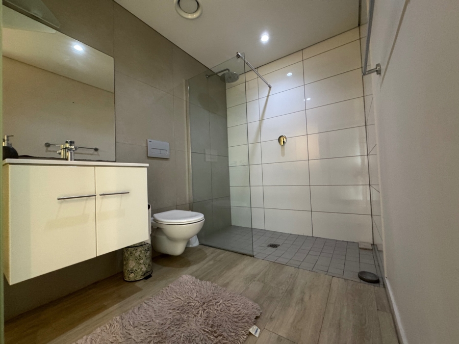 To Let 1 Bedroom Property for Rent in Woodstock Western Cape